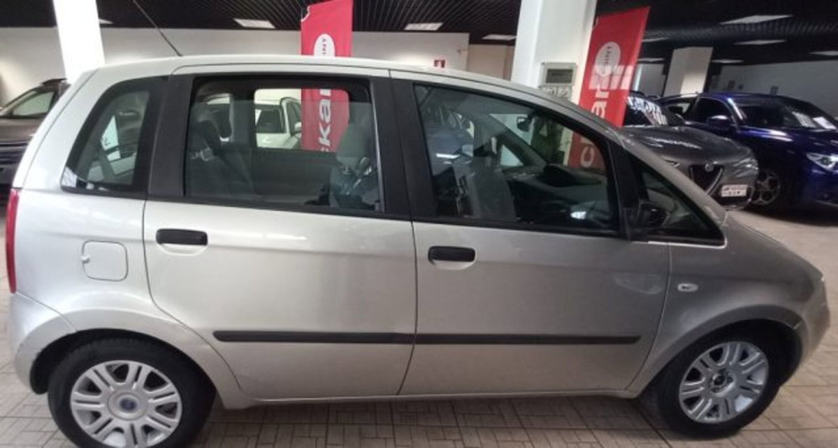 Fiat Idea 1.4 16V Dynamic (2)