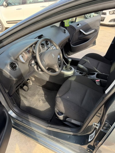 Peugeot 308 1.6 8V HDi 93CV 5p. Business (11)