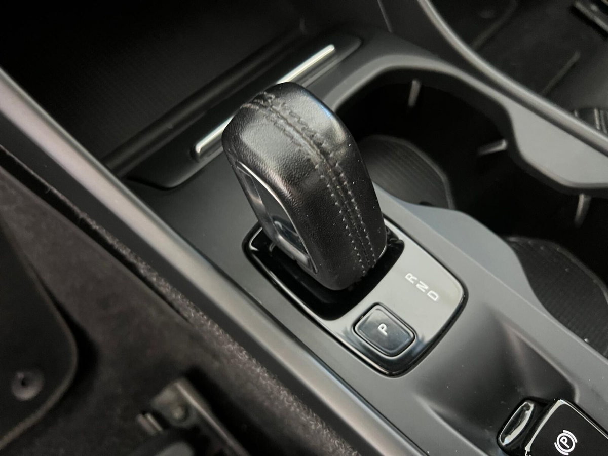 Volvo XC40 D3 AWD Geartronic R-design (13)