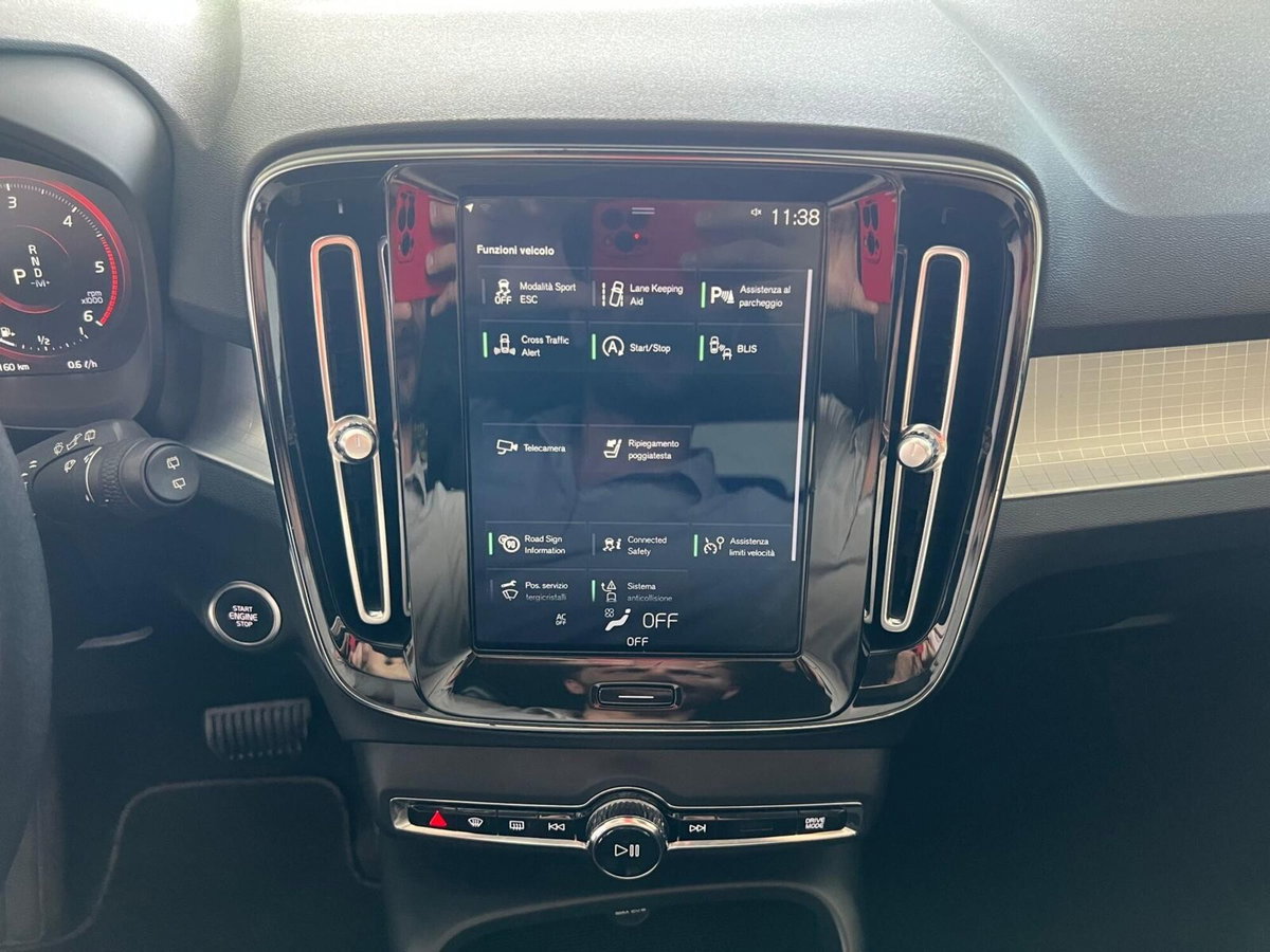 Volvo XC40 D3 AWD Geartronic R-design (14)