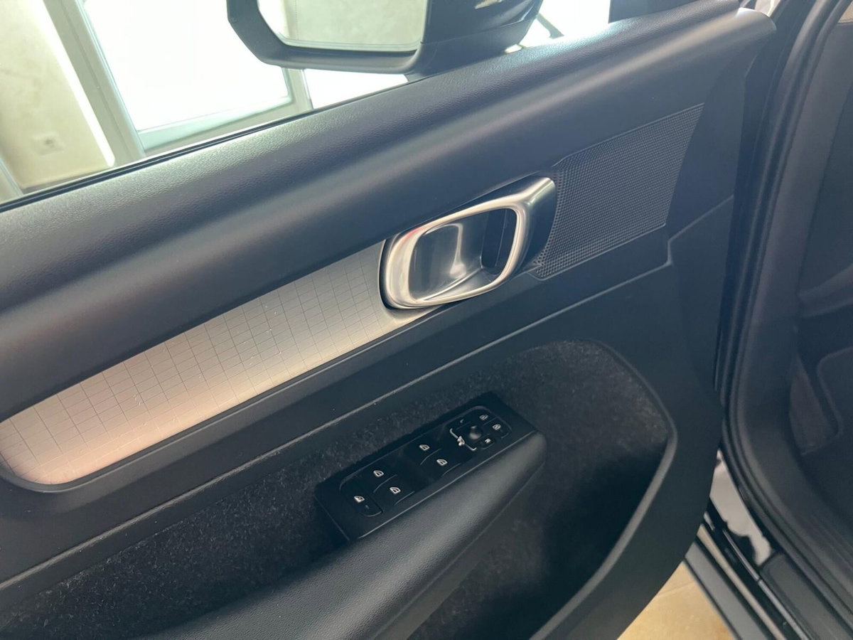 Volvo XC40 D3 AWD Geartronic R-design (18)
