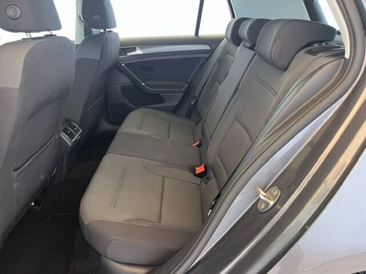Volkswagen Golf 2.0 TDI 5p. Executive BlueMotion Technology (11)