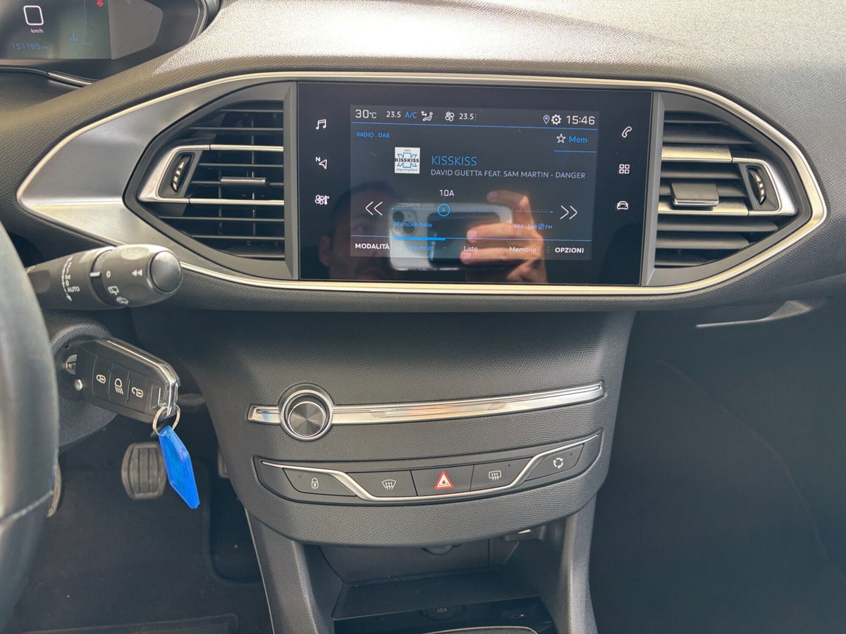 Peugeot 308 BlueHDi 130 S&S Business (13)