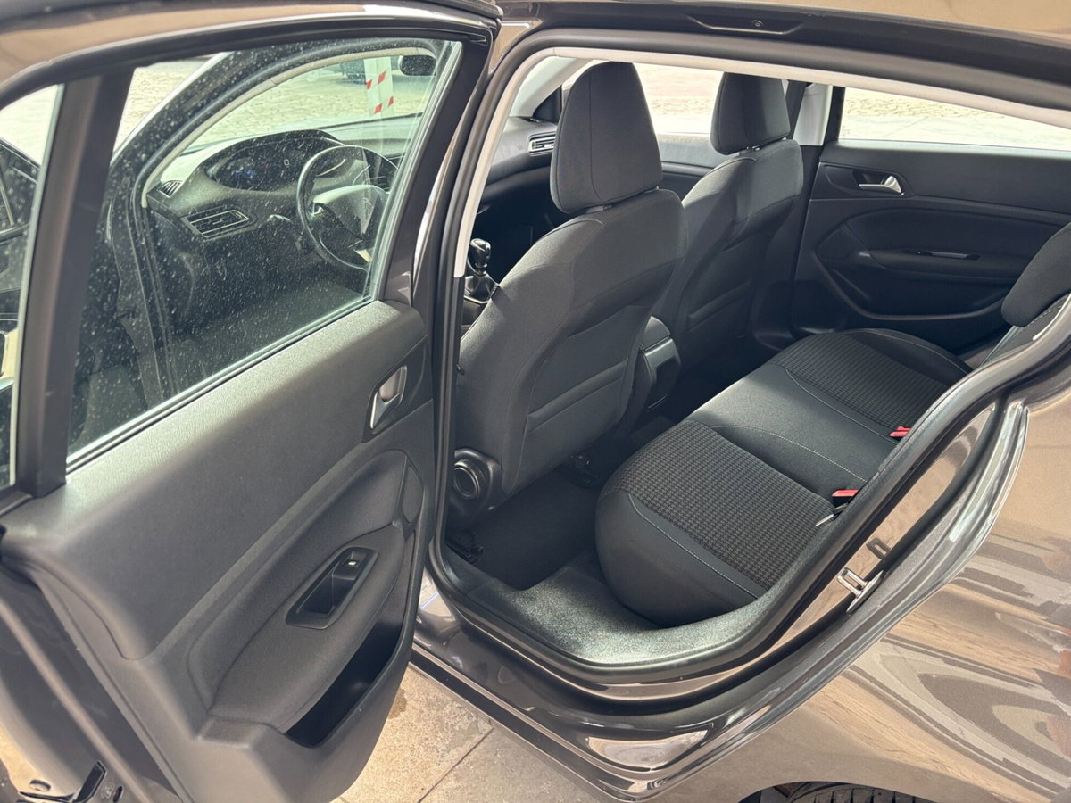 Peugeot 308 BlueHDi 130 S&S Business (15)