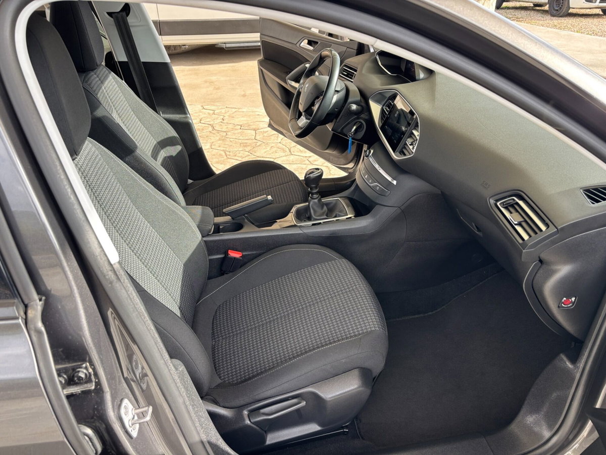 Peugeot 308 BlueHDi 130 S&S Business (18)