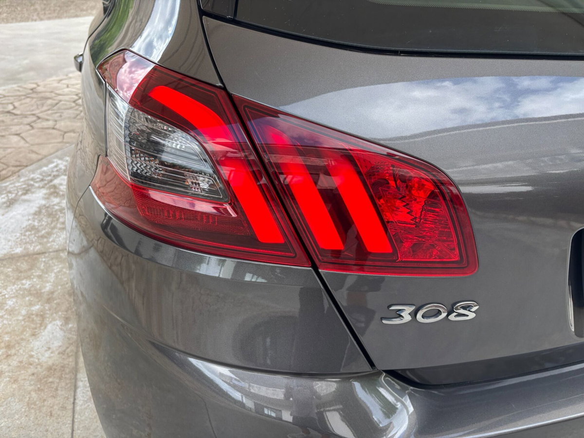 Peugeot 308 BlueHDi 130 S&S Business (6)
