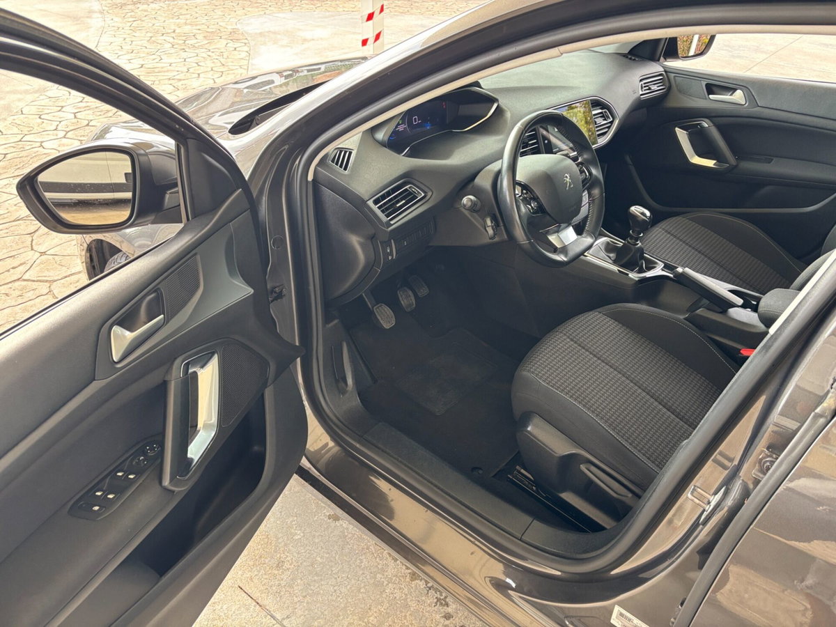 Peugeot 308 BlueHDi 130 S&S Business (9)