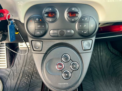 Abarth 500 Cabrio 1.4 Turbo T-Jet MTA (10)