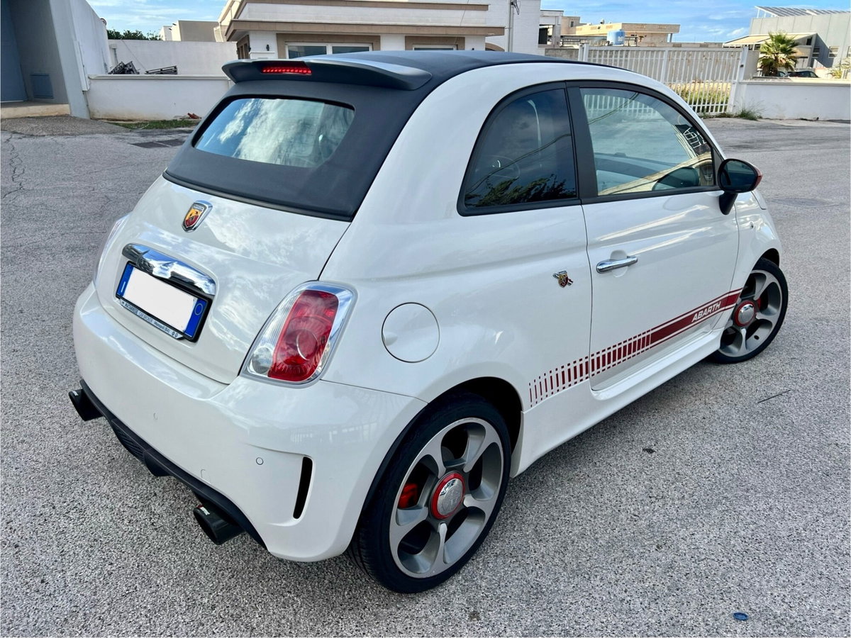 Abarth 500 Cabrio 1.4 Turbo T-Jet MTA (4)