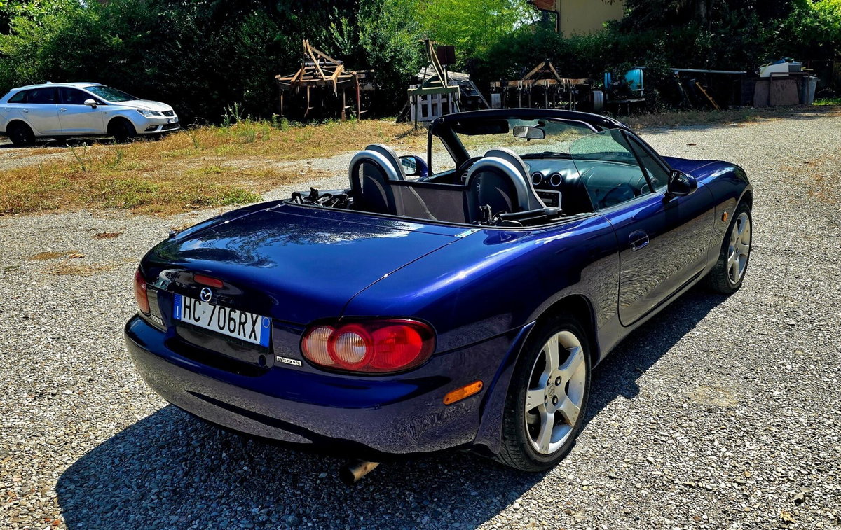 Mazda MX-5 1.6i 16V cat Rainbow (13)