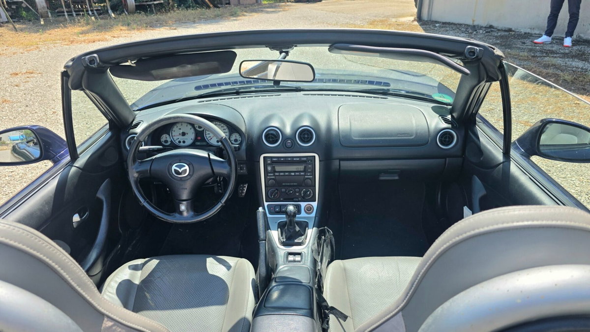 Mazda MX-5 1.6i 16V cat Rainbow (3)