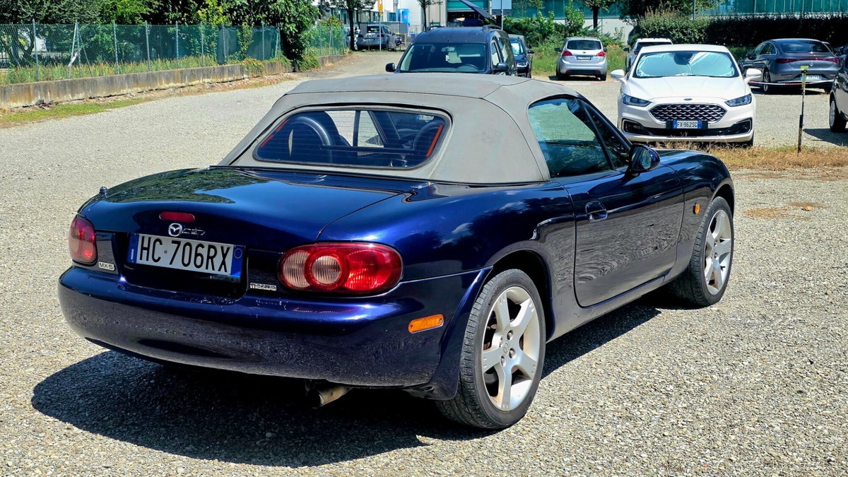 Mazda MX-5 1.6i 16V cat Rainbow (6)