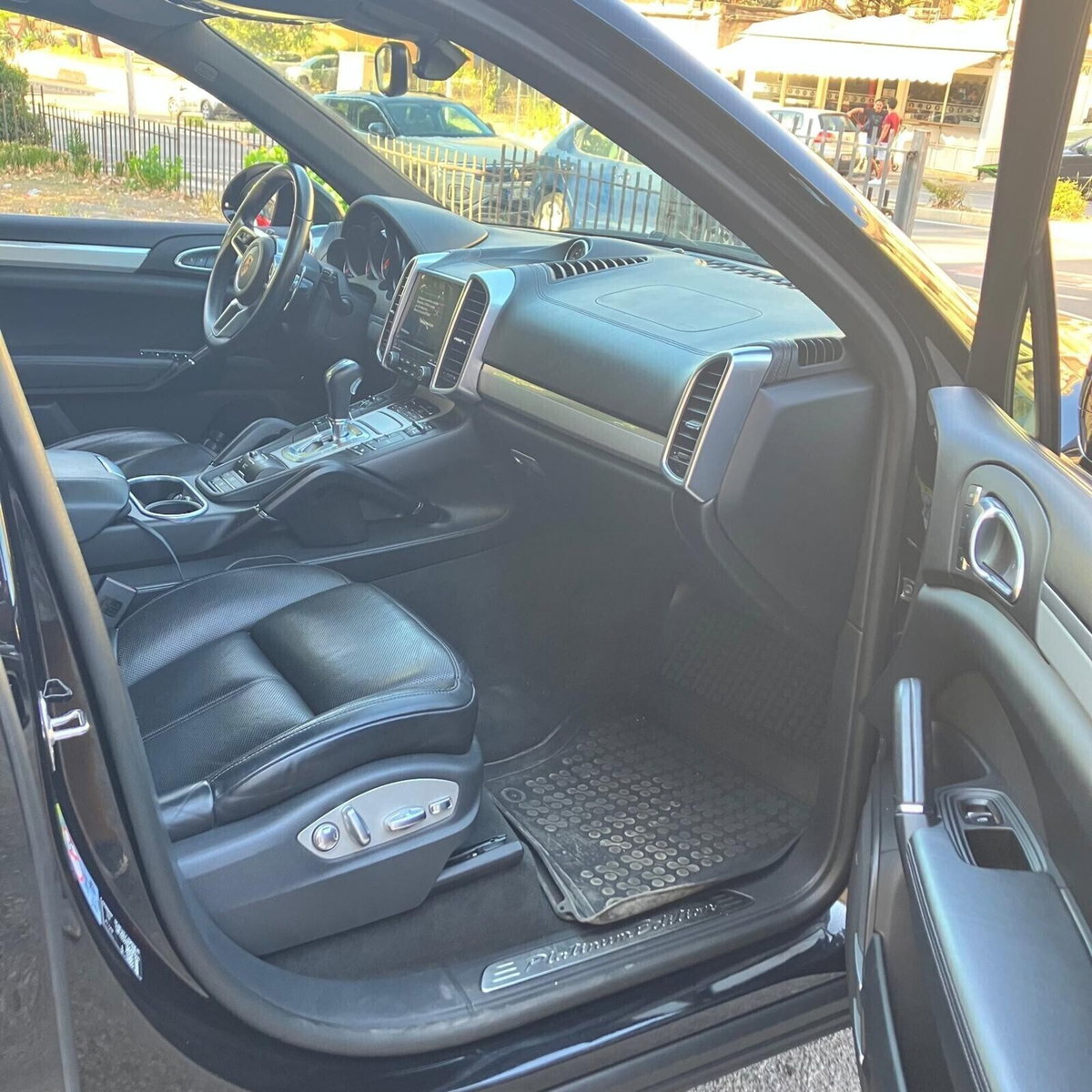Porsche Cayenne 3.0 Diesel Platinum Edition (10)