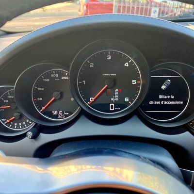 Porsche Cayenne 3.0 Diesel Platinum Edition (12)