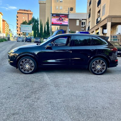 Porsche Cayenne 3.0 Diesel Platinum Edition (3)