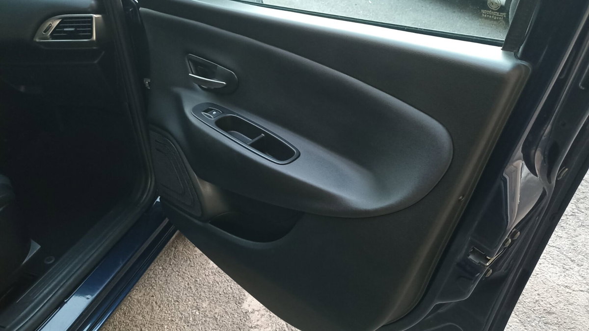 Lancia Ypsilon 1.2 69 CV 5 porte Gold (10)