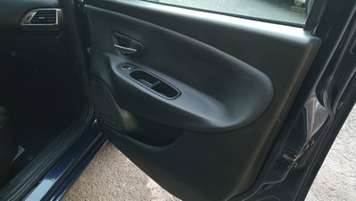 Lancia Ypsilon 1.2 69 CV 5 porte Gold (10)