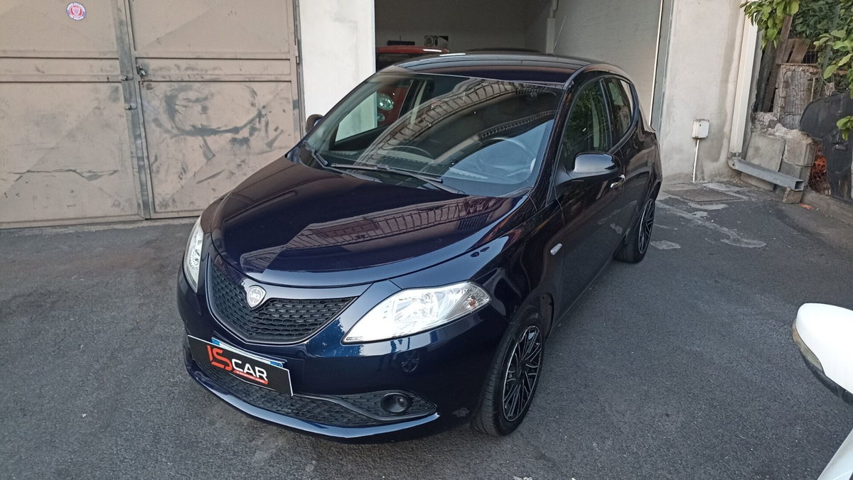 Lancia Ypsilon 1.2 69 CV 5 porte Gold (3)