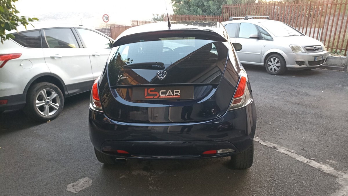Lancia Ypsilon 1.2 69 CV 5 porte Gold (6)