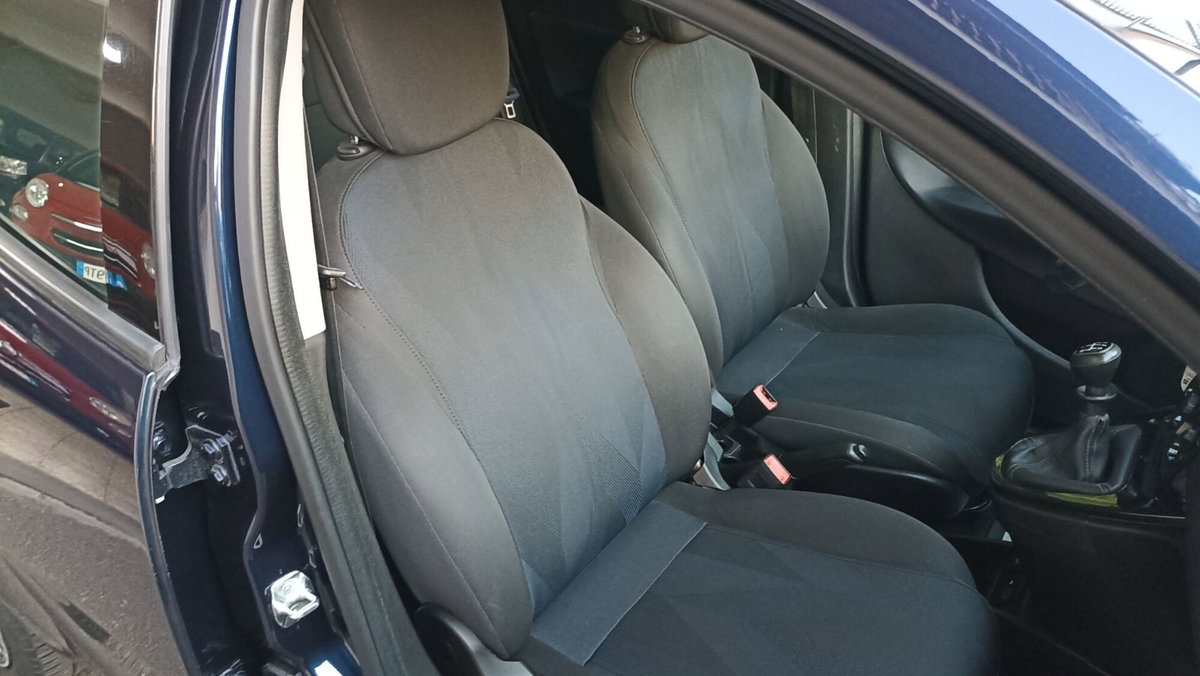 Lancia Ypsilon 1.2 69 CV 5 porte Gold (8)