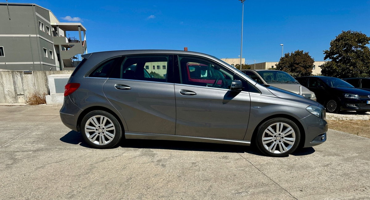 Mercedes-Benz Classe B 180 BlueEFFICIENCY Executive (6)