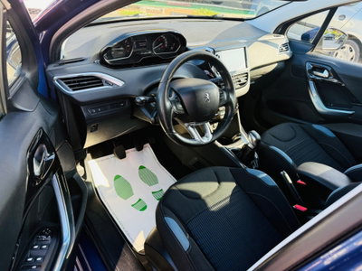 Peugeot 208 VTi 82 CV 5 porte Allure (11)