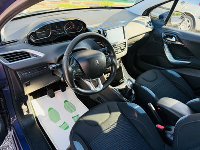 Peugeot 208 VTi 82 CV 5 porte Allure (14)