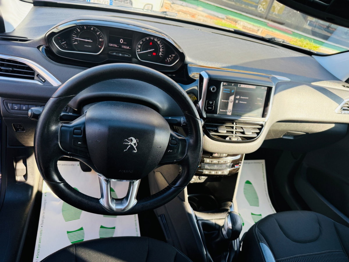 Peugeot 208 VTi 82 CV 5 porte Allure (15)