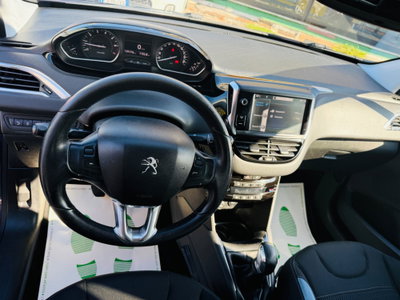 Peugeot 208 VTi 82 CV 5 porte Allure (15)