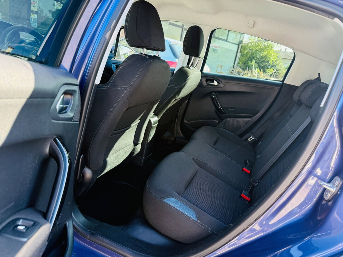 Peugeot 208 VTi 82 CV 5 porte Allure (18)