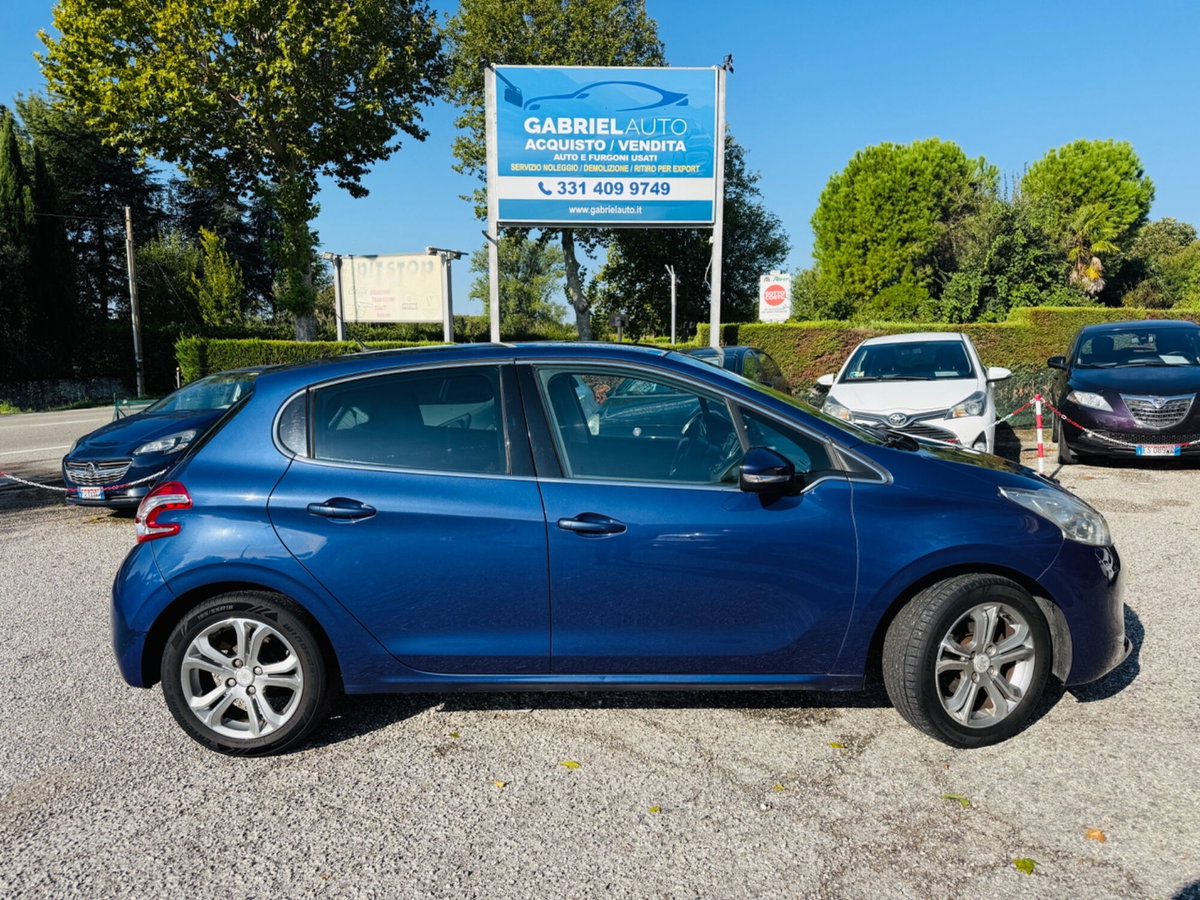 Peugeot 208 VTi 82 CV 5 porte Allure (8)