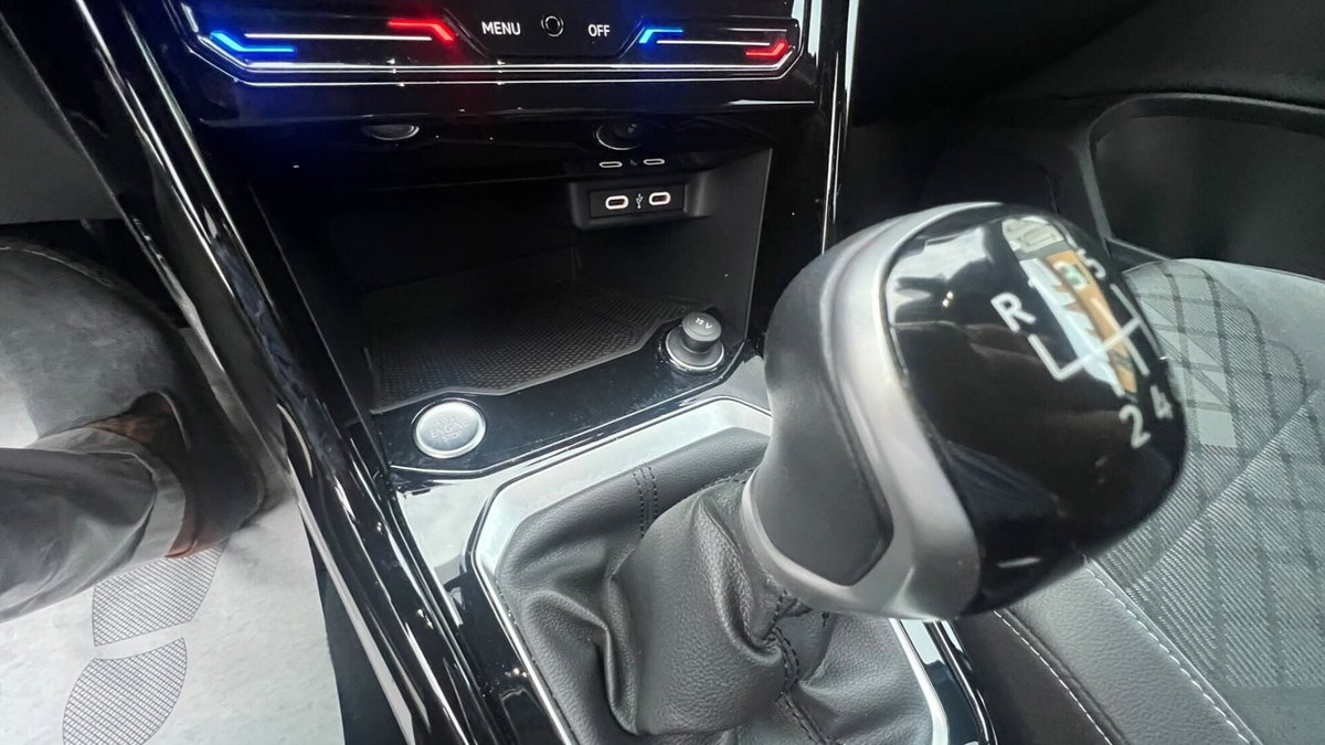 Volkswagen T-Roc Cabrio 1.5 TSI ACT R-Line (15)