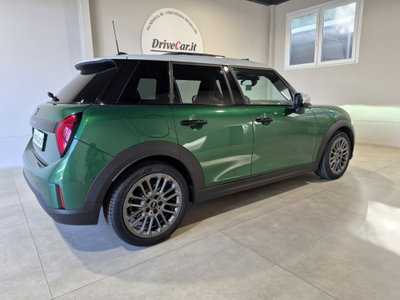 MINI Mini 5p 1.5 C Favoured auto (8)