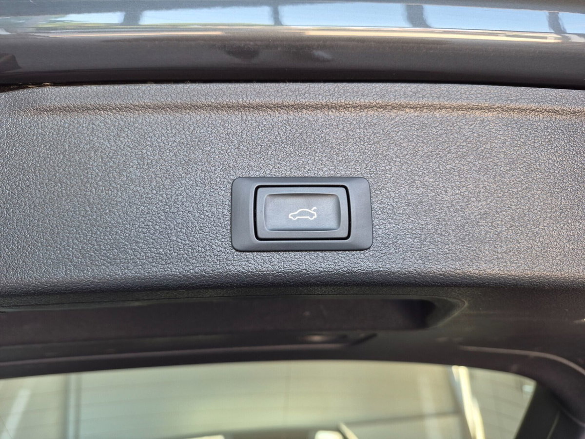 Audi A4 Avant 35 TDI/163 CV S tronic Business Advanced (12)