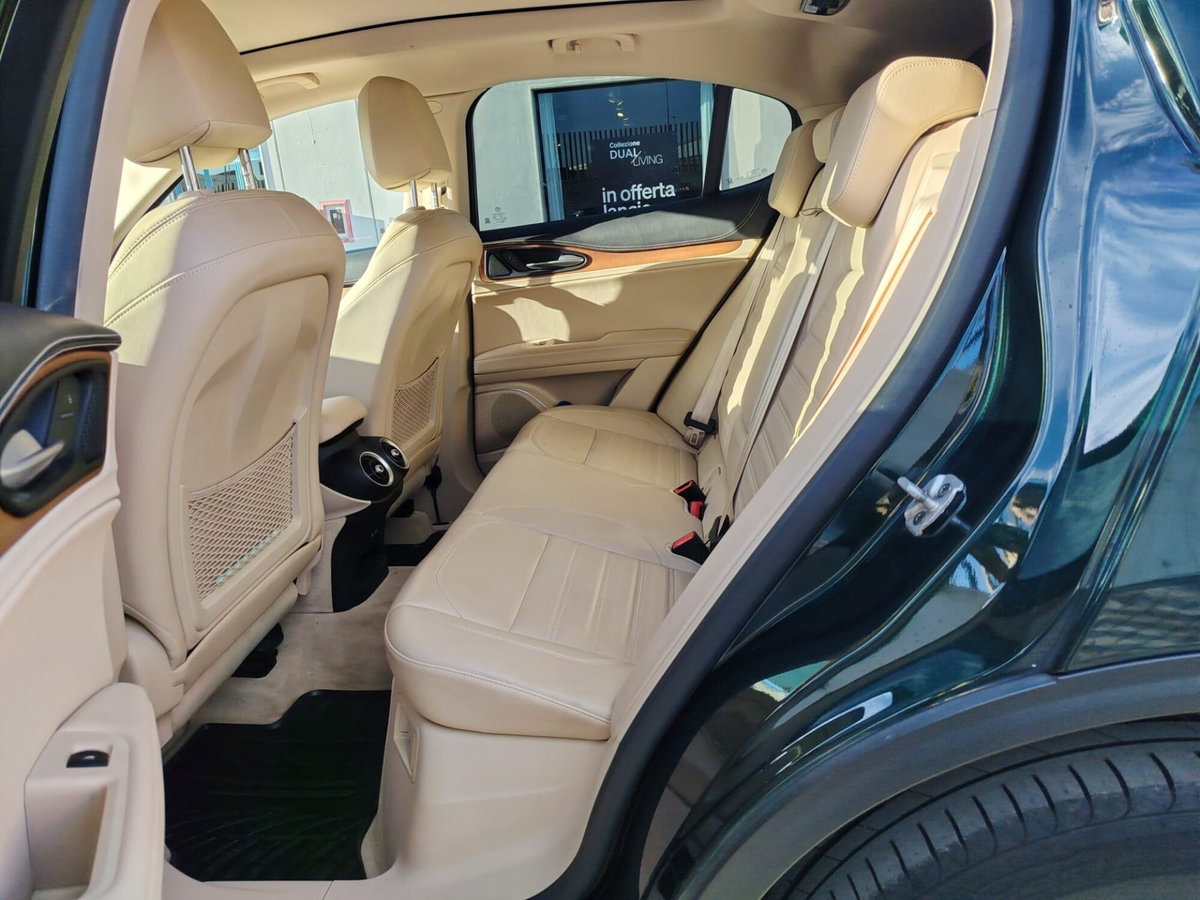 Alfa Romeo Stelvio Stelvio 2.2 Turbodiesel 210 CV AT8 Q4 Executive (9)