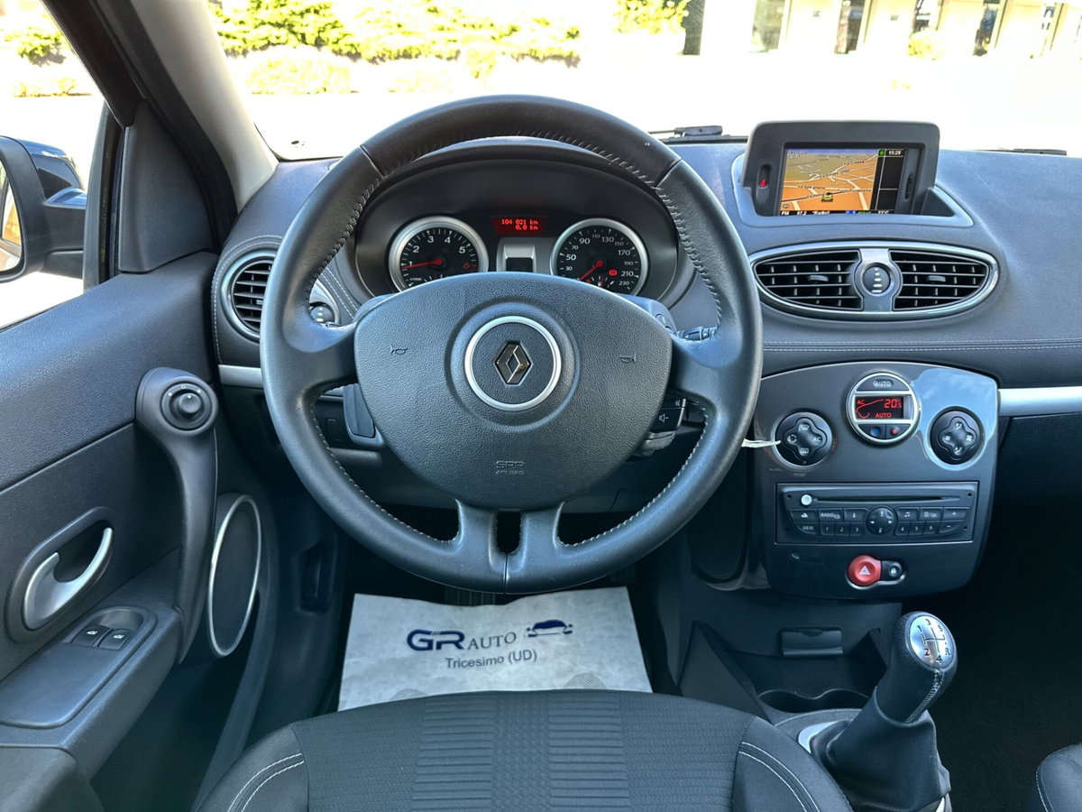 Renault Clio 1.2 16V cat 3 porte Dynamique (16)