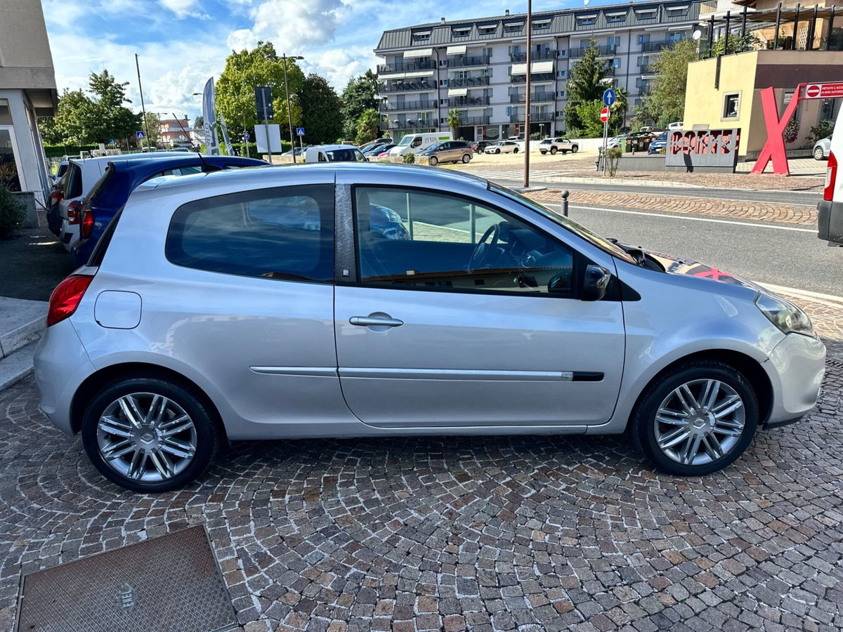 Renault Clio 1.2 16V cat 3 porte Dynamique (7)