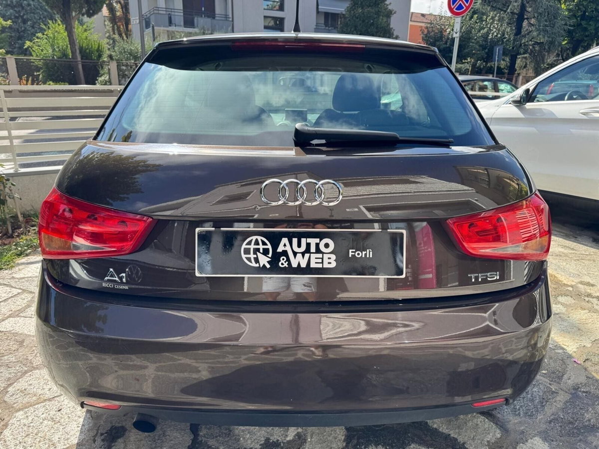 Audi A1 1.2 TFSI Attraction (11)
