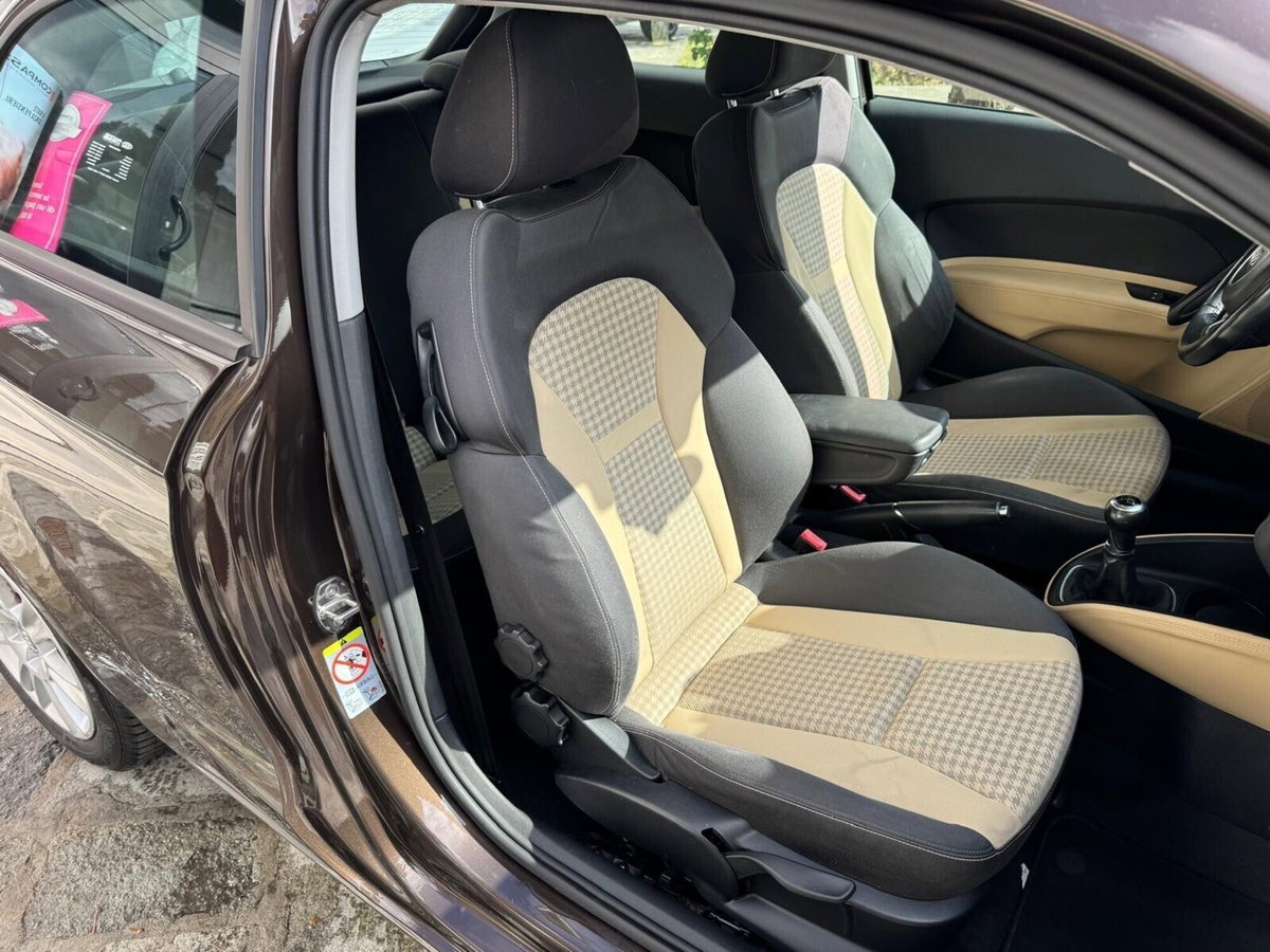 Audi A1 1.2 TFSI Attraction (17)