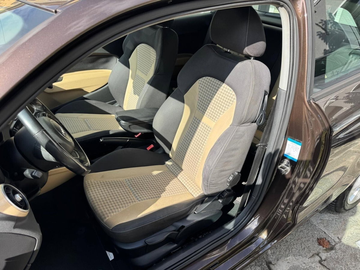 Audi A1 1.2 TFSI Attraction (19)