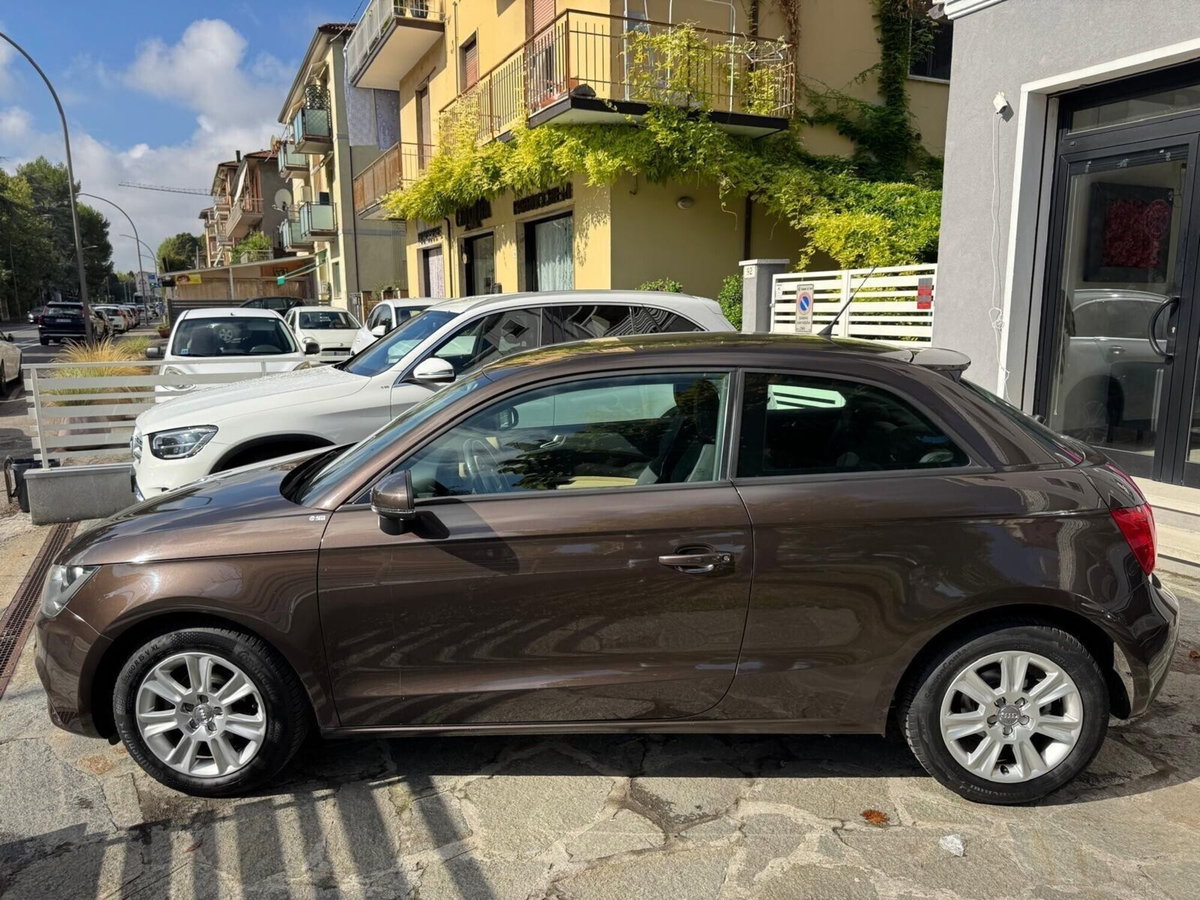 Audi A1 1.2 TFSI Attraction (5)