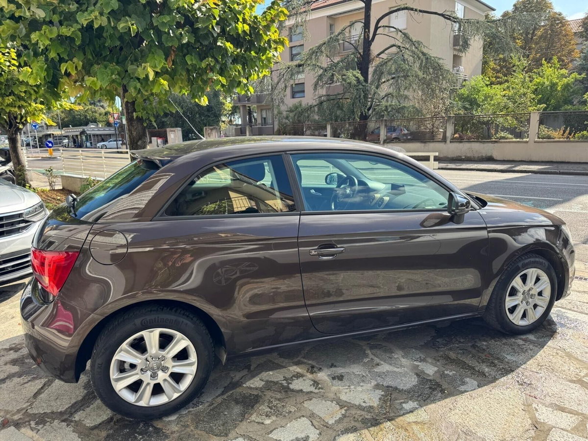 Audi A1 1.2 TFSI Attraction (6)