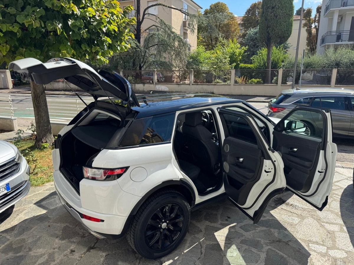 Land Rover Range Rover Evoque 2.0 eD4 5p. SE Dynamic (7)