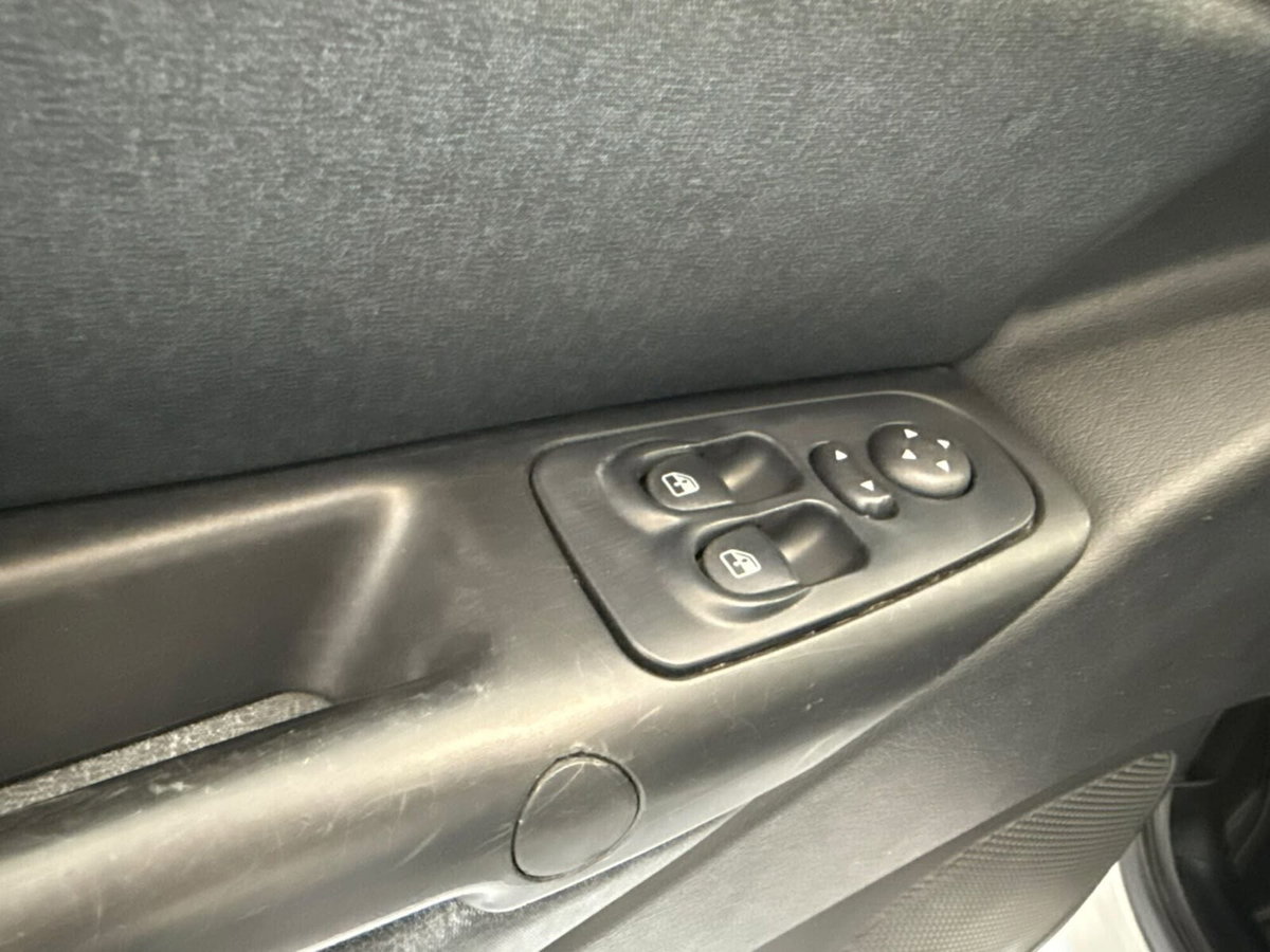 Lancia Ypsilon 1.2 Versus (10)