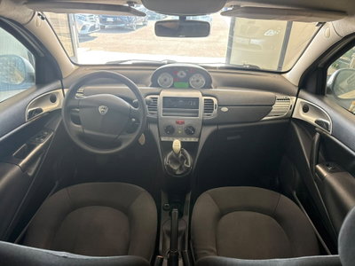 Lancia Ypsilon 1.2 Versus (12)