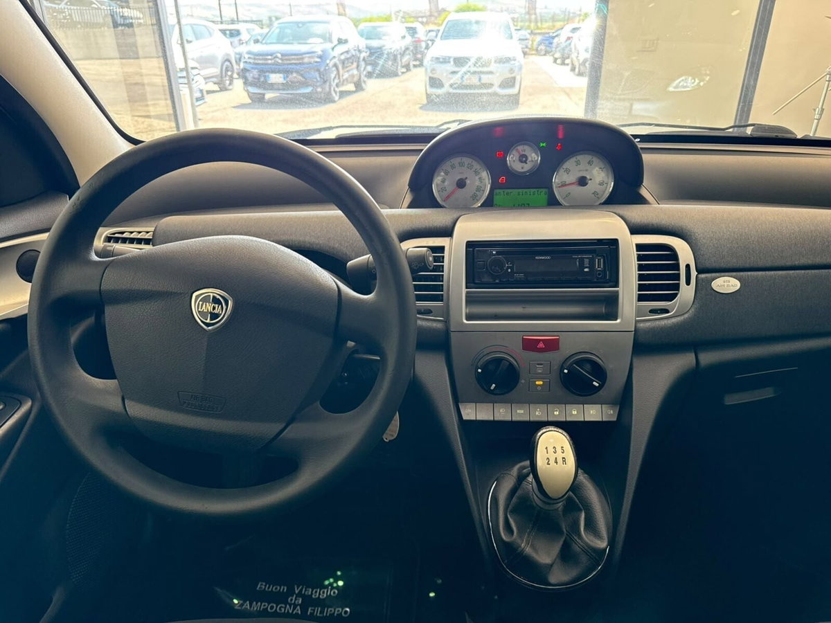 Lancia Ypsilon 1.2 Versus (13)
