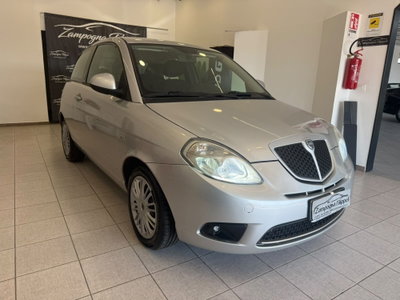 Lancia Ypsilon 1.2 Versus (3)