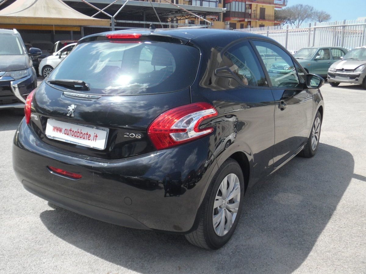 Peugeot 208 VTi 82 CV 3 porte Allure (7)