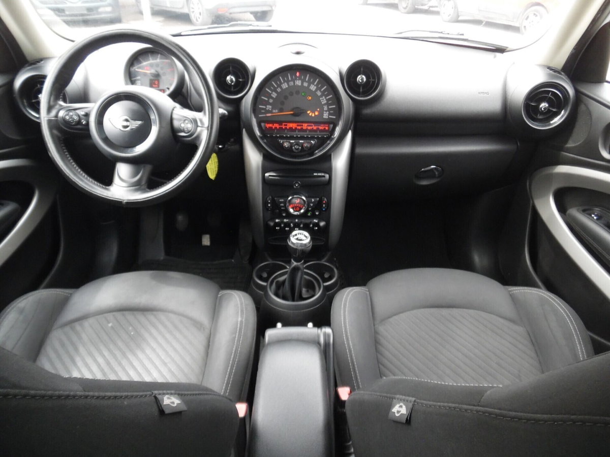 MINI Mini Paceman 1.6 Cooper D Paceman (12)