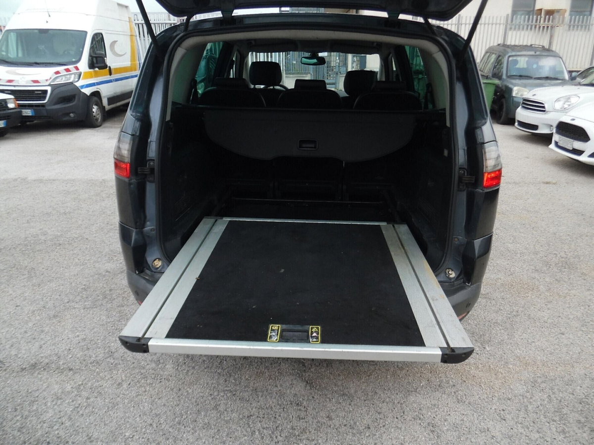 Ford S-Max 2.0 TDCi 140CV Titanium (7)
